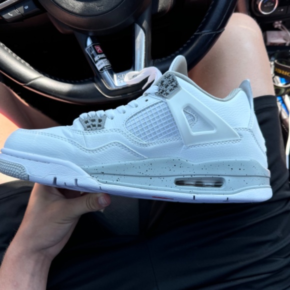 Jordan 4 white Oreo size 10